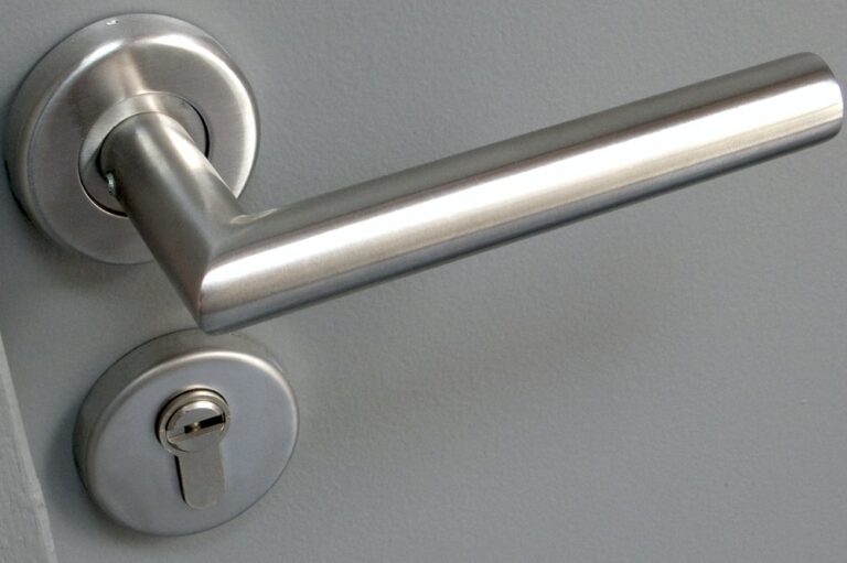 Metal door handle